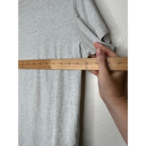 Lululemon Light Heather Gray Short Sleeve round Neck Top Tee Shirt 8 - Picture 4 of 7